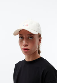 Givn Berlin Dad Cap GBTIM (LOGO COLORS) aus Bio-Baumwolle mit Stickerei Hat Off White