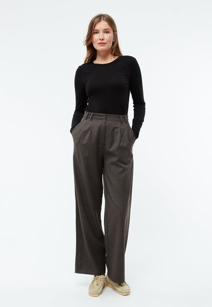 Hose_GBLIZ_aus_Wolle_mit_weite