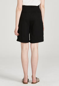 Givn Berlin Bermuda-Shorts PETRA aus TENCEL™ Lyocell Shorts Black (Tencel)