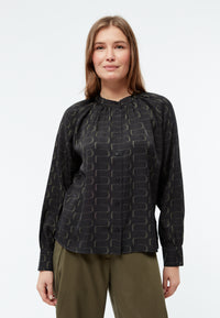 Givn Berlin Bluse GBSMILLA mit Puffärmeln aus TENCEL™ mit Peach-Effekt Blouse Black / Dark Khaki (Waves)