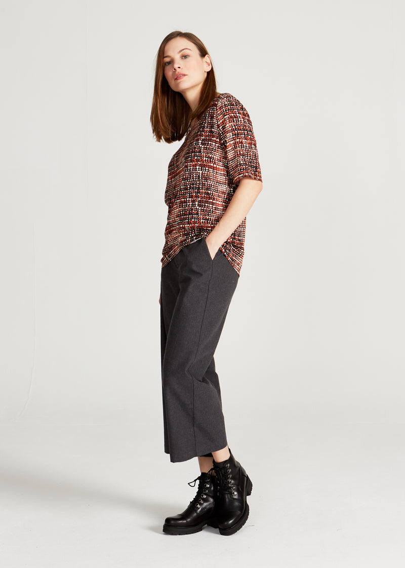Givn Berlin Blusenshirt ISLA aus LENZING™ ECOVERO™ Blouse Black / Orange (Hearts)