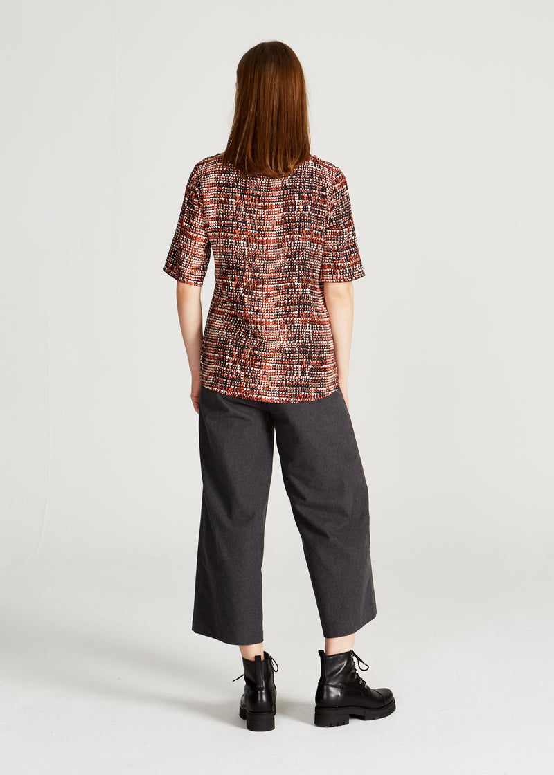 Givn Berlin Blusenshirt ISLA aus LENZING™ ECOVERO™ Blouse Black / Orange (Hearts)