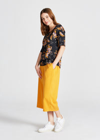 Givn Berlin Blusenshirt ISLA aus LENZING™ ECOVERO™ Blouse Black / Yellow (Flowers)
