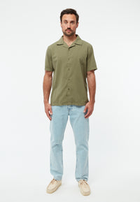 Givn Berlin Bowling-Shirt GBBARIK aus Bio-Baumwoll Seersucker Buttoned Shirt Faded Olive (Structure)