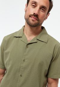 Givn Berlin Bowling-Shirt GBBARIK aus Bio-Baumwoll Seersucker Buttoned Shirt Faded Olive (Structure)