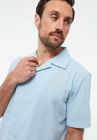 Givn Berlin Bowling-Shirt GBBARIK aus Bio-Baumwoll Seersucker Buttoned Shirt Ice Water Blue (Structure)