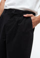 Givn Berlin Bundfaltenhose GBLEWIN relaxed aus Bio-Baumwoll Twill Trousers Black