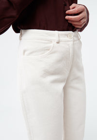 Givn Berlin Cordhose GBCORALIE in eleganter Passform aus Bio-Baumwolle Trousers Snow White (Cord)