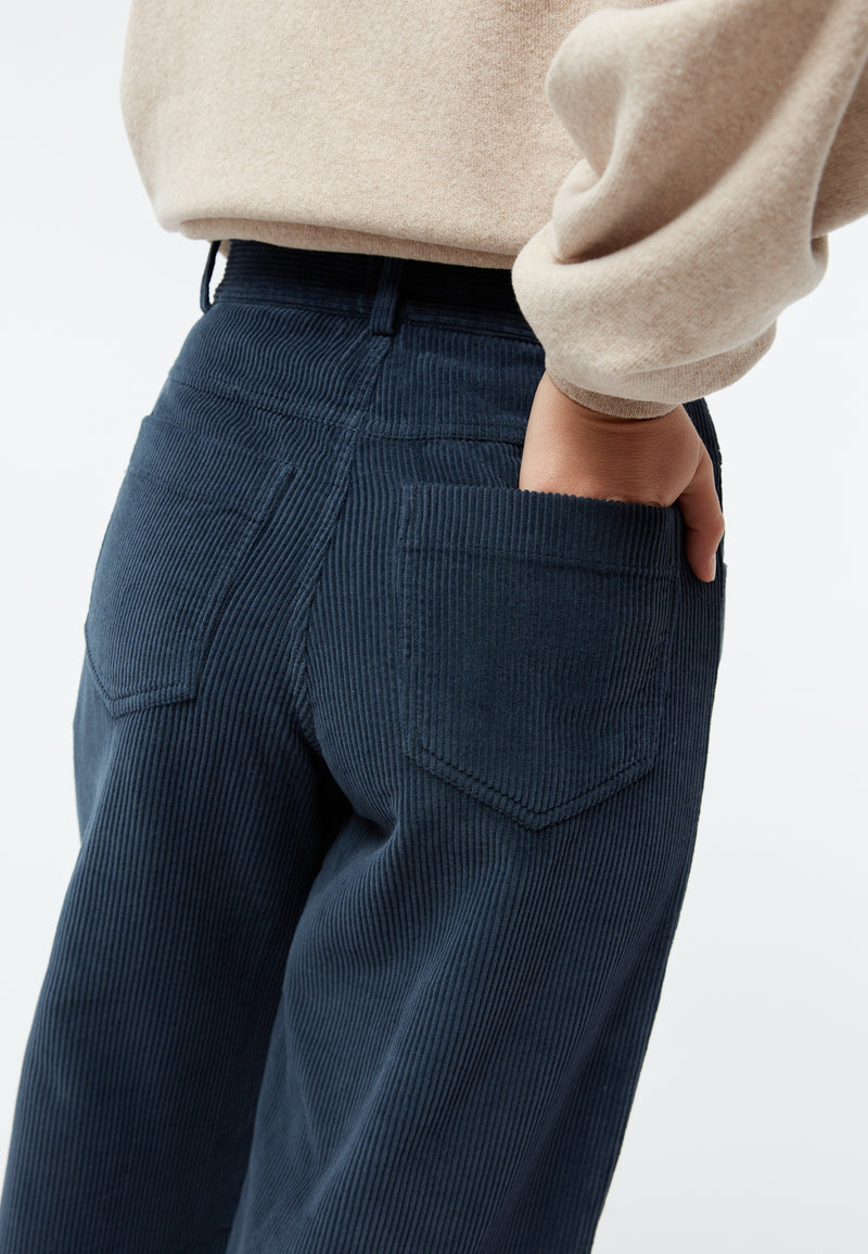 Givn Berlin Cordhose GBELENA in weiter Passform aus Bio-Baumwolle Trousers Midnight Blue (Cord)