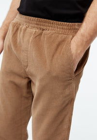 Givn Berlin Cordhose GBERIC aus Bio-Baumwolle mit elastischem Bund Trousers Dark Camel (Cord)
