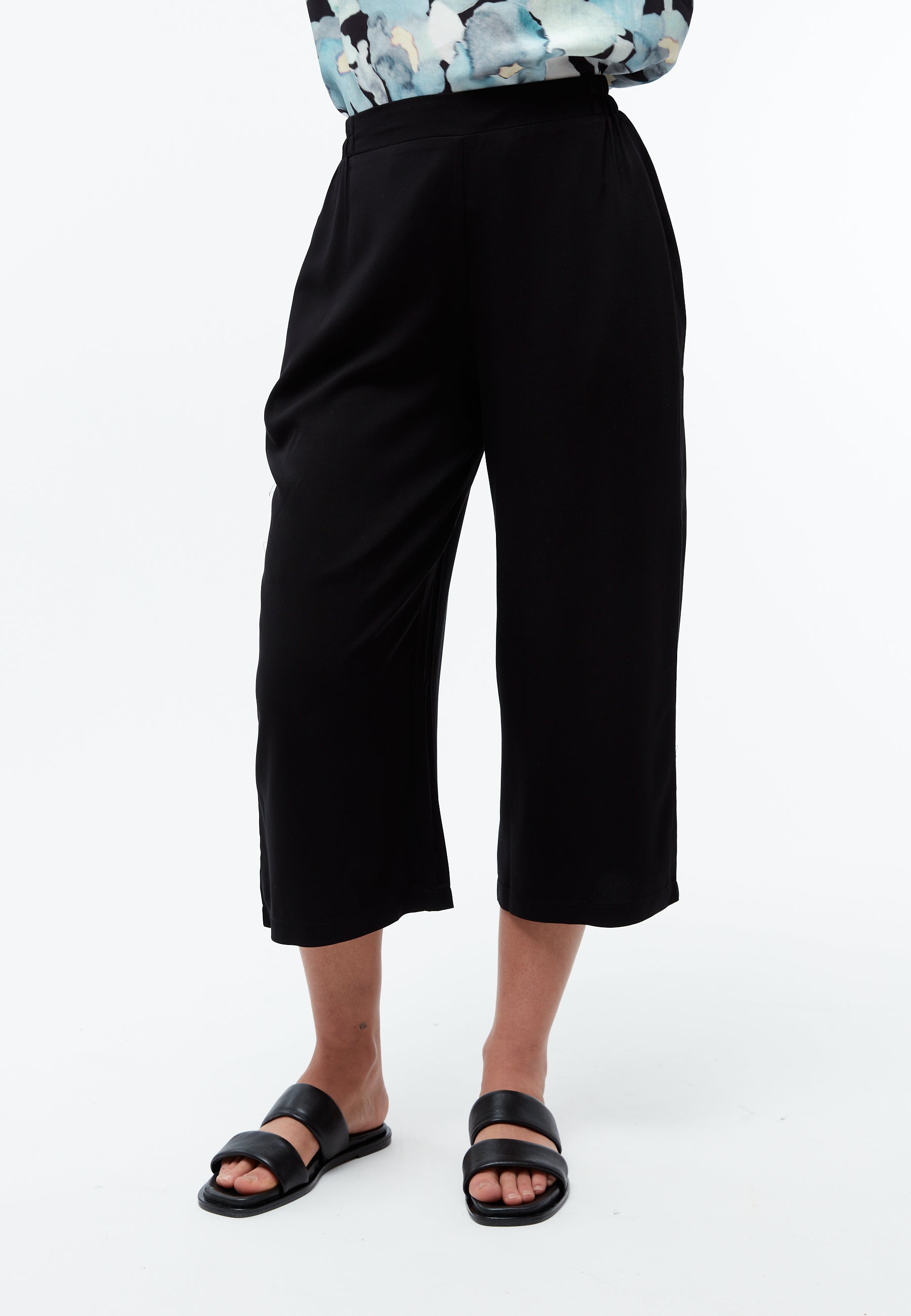 Givn Berlin Culotte GBANNA aus LENZING™ ECOVERO™ Trousers Black