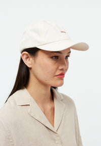 Givn Berlin Dad Cap GBTIM (AMORE) aus Bio-Baumwolle mit Stickerei Hat Off White