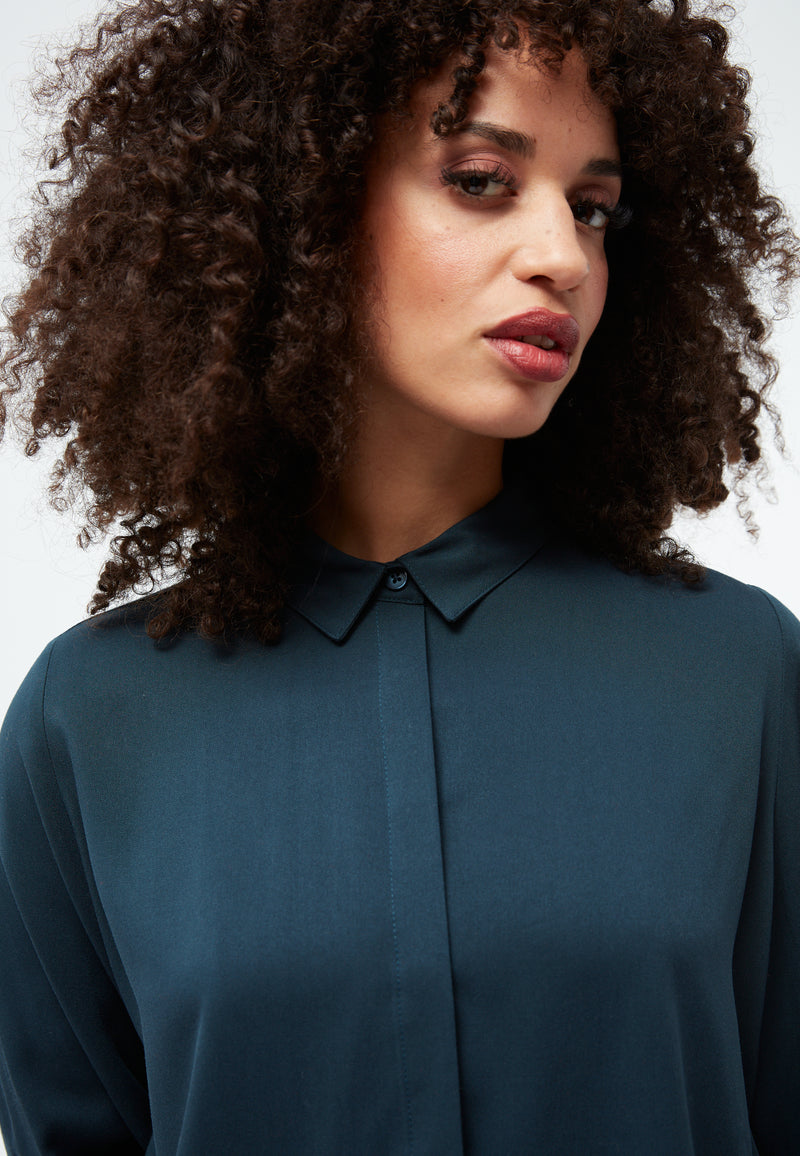 Givn Berlin Bluse GBIVA aus LENZING™ ECOVERO™ mit Stehkragen Blouse Midnight Blue