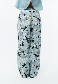 Givn Berlin Hose GBMARLA relaxed aus TENCEL™ mit Peach-Effekt Trousers Gentle Blue (Dreamy Florals)