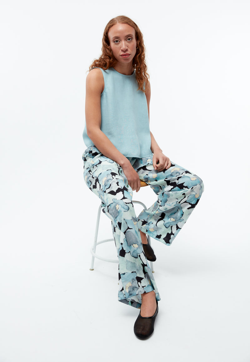 Givn Berlin Hose GBMARLA relaxed aus TENCEL™ mit Peach-Effekt Trousers Gentle Blue (Dreamy Florals)