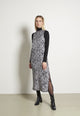 Givn Berlin Kleid GBLOUISE aus TENCEL™ Dress Black / Grey (Snake)