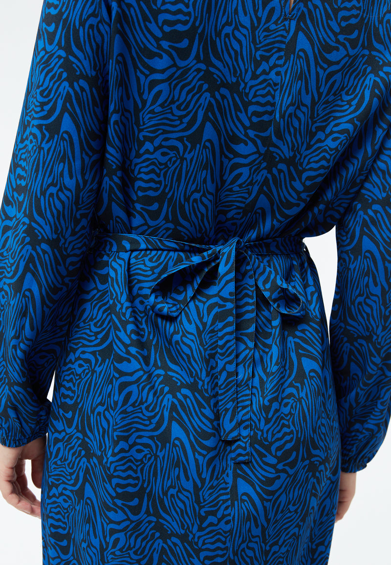 Givn Berlin Kleid GBTHEKLA aus LENZING™ ECOVERO™ Dress Black / Electric Blue (Tiger)