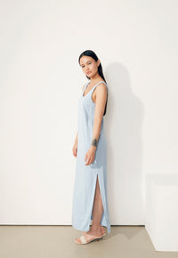 Givn Berlin Langes Kleid GBLOTTA aus LENZING™ ECOVERO™ Dress Ice Water Blue