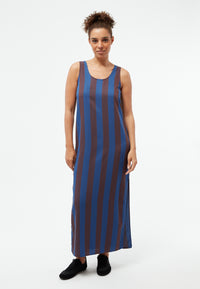 Givn Berlin Langes Kleid GBLOTTA aus LENZING™ ECOVERO™ Dress Blazing Blue / Chocolate Brown (Stripes)