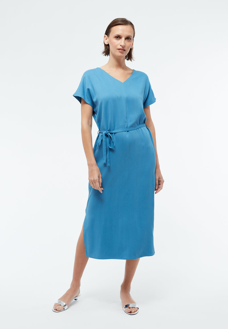 Givn Berlin Midi-Kleid GBPHILINE aus LENZING™ ECOVERO™ mit Bindegürtel Dress Gentle Blue