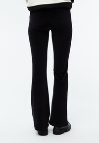 Givn Berlin Samthose GBELODIE flared leg aus Bio-Baumwolle Trousers Black