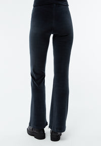 Givn Berlin Samthose GBELODIE flared leg aus Bio-Baumwolle Trousers Dusty Blue