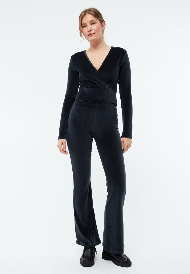 Givn Berlin Samthose GBELODIE flared leg aus Bio-Baumwolle Trousers Dusty Blue