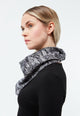 Givn Berlin Schaltuch GBBROOKLYN aus TENCEL™ mit Peach-Effekt Scarf Black / Grey (Snake)
