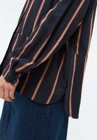 Givn Berlin Streifen-Bluse IVY aus LENZING™ ECOVERO™ Blouse Midnight Blue / Light Camel (Stripes)