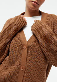 Givn Berlin Strickcardigan GBDESIREE oversize aus Bio-Baumwolle mit Perlmuster-Strick Cardigan Dark Camel