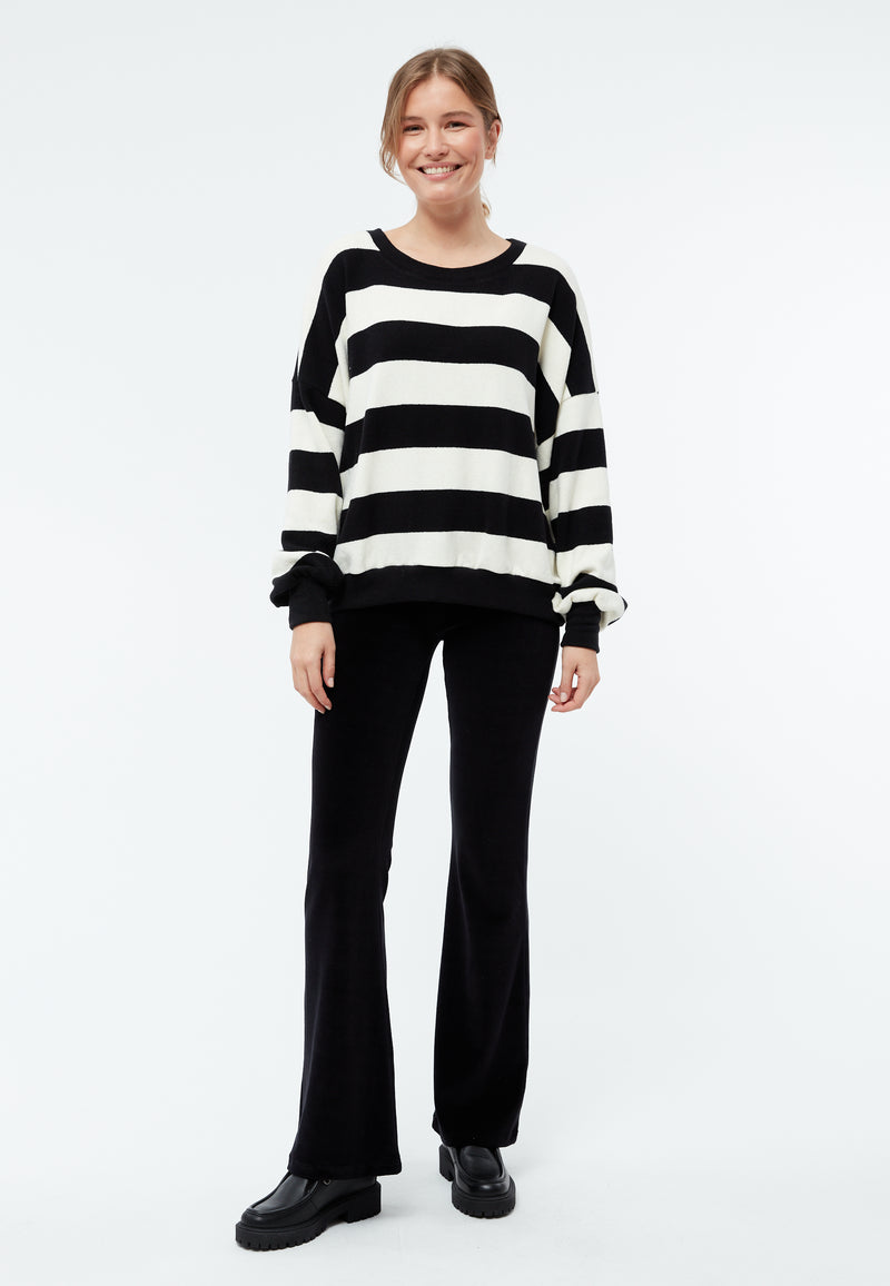 Givn Berlin Sweater GBADA loose Fit aus recycelter Baumwolle Sweater Off White / Black (Stripes)