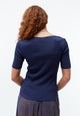 Givn Berlin Top GBANAIS aus gesmocktem Bio-Baumwoll Jersey T-Shirt Nightshade Blue (Rib)