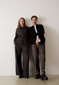 Givn Berlin Weite Hose GBMARLA aus TENCEL™ mit Peach-Effekt Trousers Black / Dark Khaki (Waves)