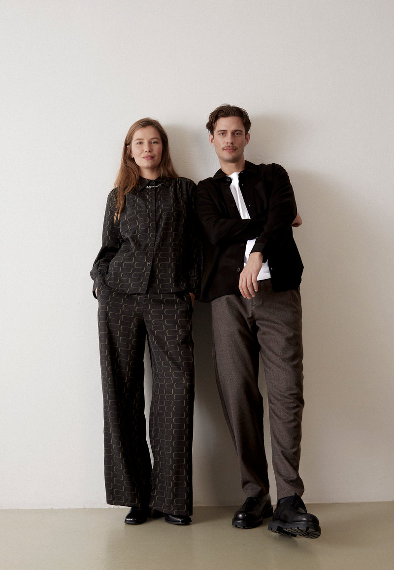 Givn Berlin Weite Hose GBMARLA aus TENCEL™ mit Peach-Effekt Trousers Black / Dark Khaki (Waves)