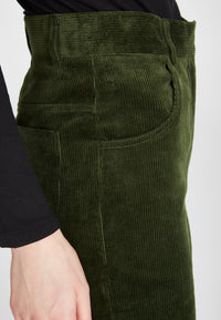 Givn Berlin Cordhose ELENA aus Bio-Baumwolle Trousers Hunter Green (Cord)