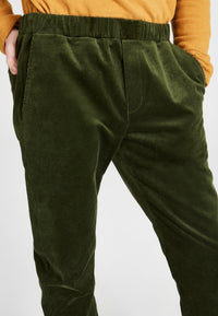 Givn Berlin Cordhose ERIC aus Bio-Baumwolle Trousers Hunter Green (Cord)